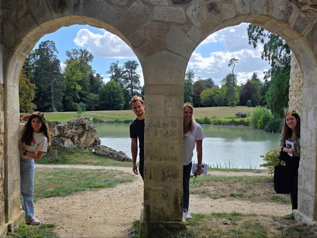 Team building rallye Versailles Petit Trianon jeu de piste chasse au trésor Les Jeux de Marie-Antoinette