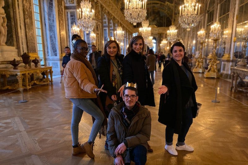 Team building chateau versailles louis XIV roi des réseaux sociaux
