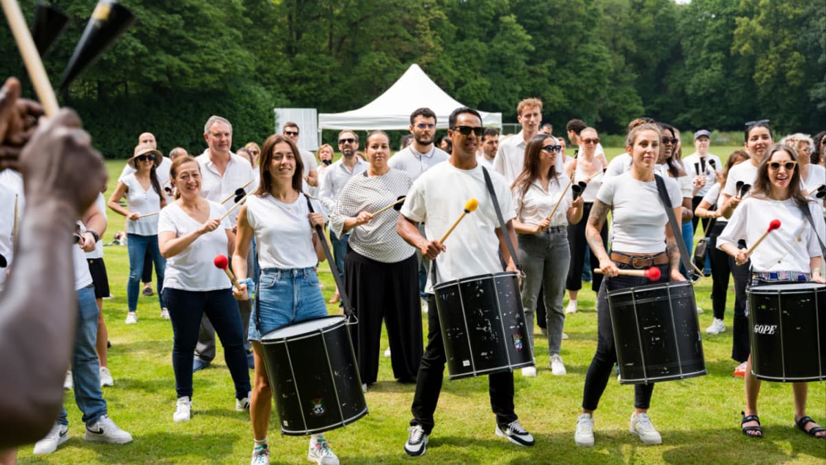 Team building percussions animation musicale musique batucada création collectif instruments