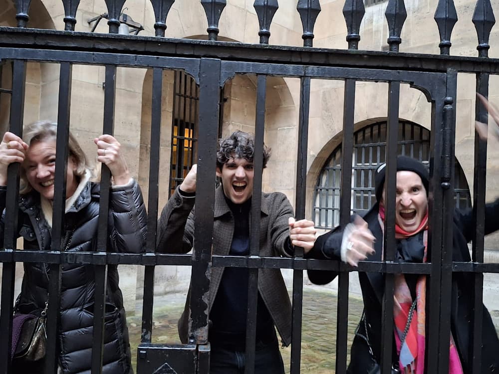 team building jeu de piste escape game conciergerie paris équipe culture