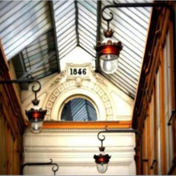 Team building rallye jeu de piste chasse au trésor Paris passages couverts parisiens entreprise séminaire