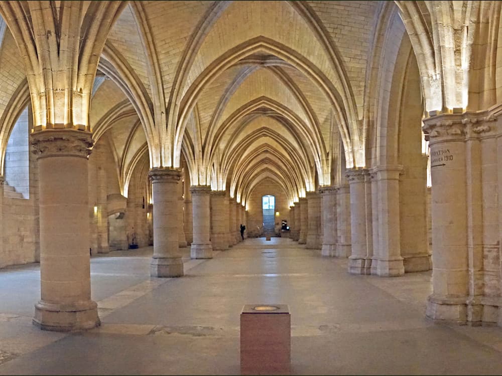 team building jeu de piste escape game conciergerie paris équipe culture