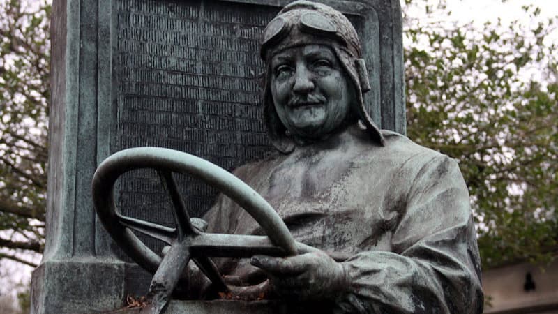 Team building rallye cimetière Père Lachaise Paris jeu de piste chasse au trésor