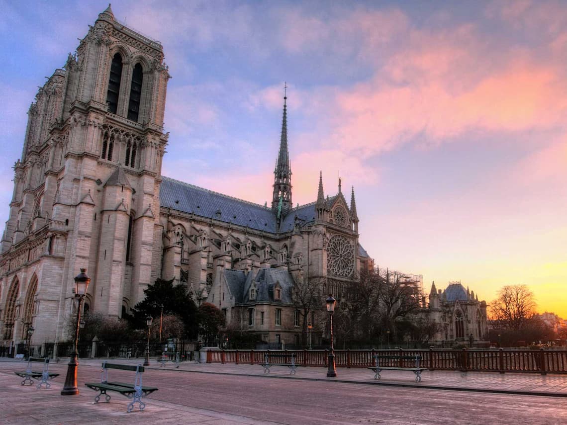 team building rallye jeu de piste paris notre dame ile cité ile saint louis