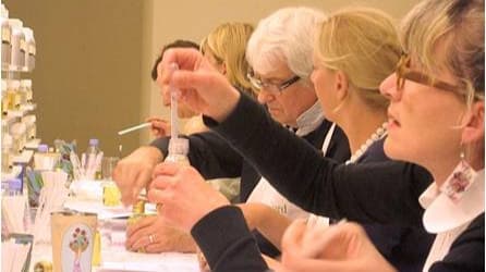 Team building atelier parfum paris animation création