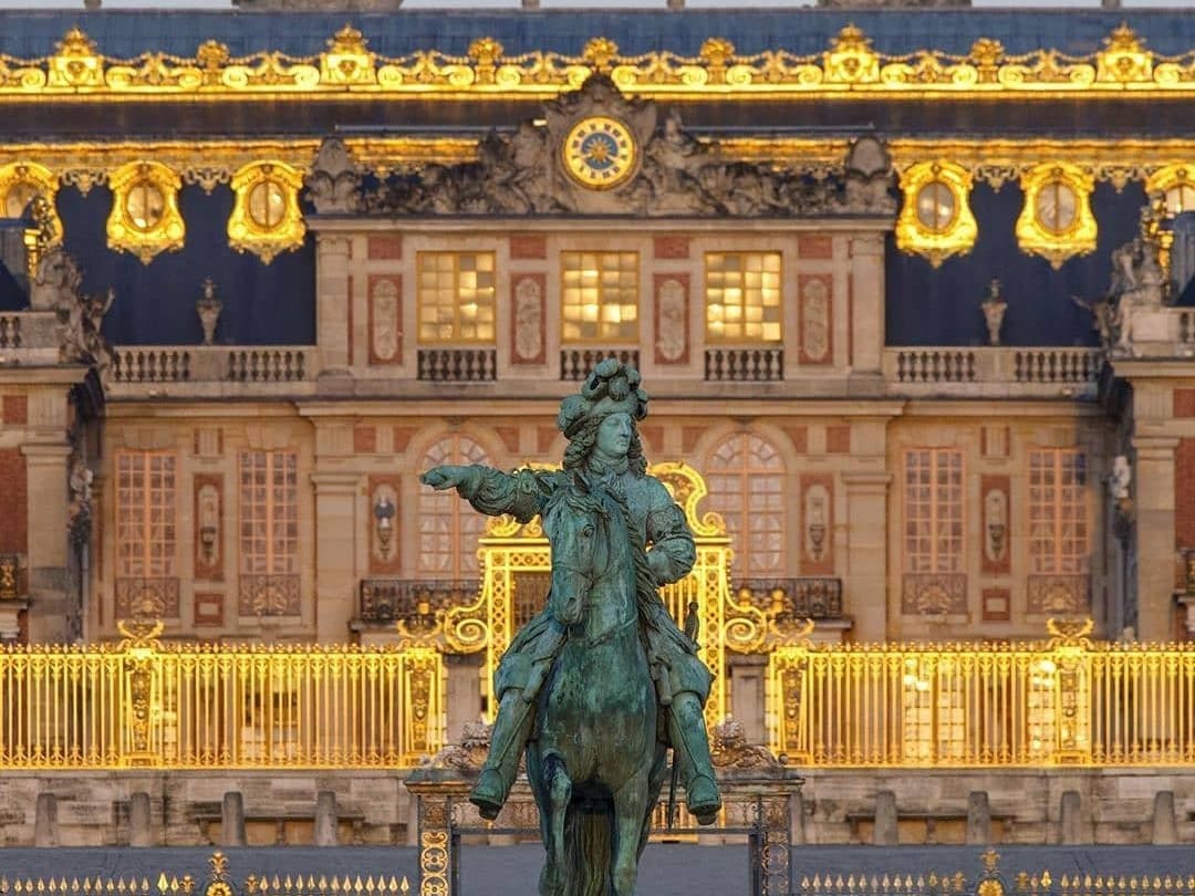 Team building rallye Château de Versailles Louis XIV jeu de piste chasse au trésor entreprise