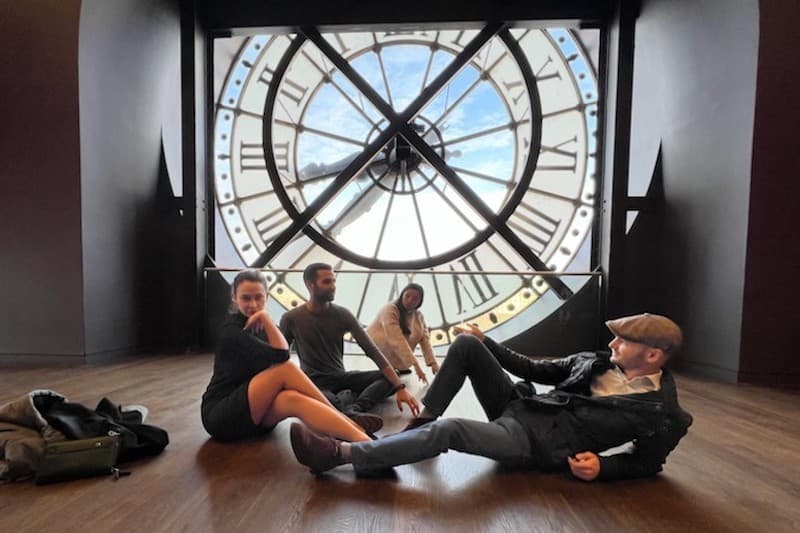 Team building rallye chasse au trésor jeu de piste Paris au musée d'Orsay peintre impressionniste entreprise séminaire